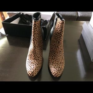 White House Black Market Blaze Booths